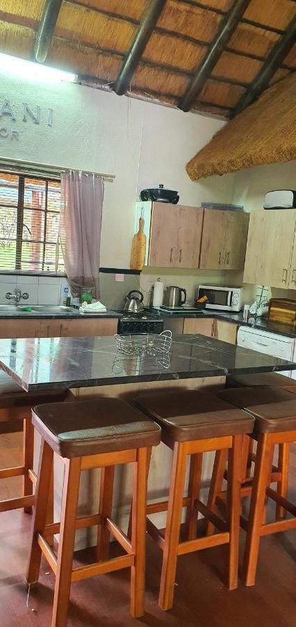 Villa Mopani Manor à Marloth Park Extérieur photo